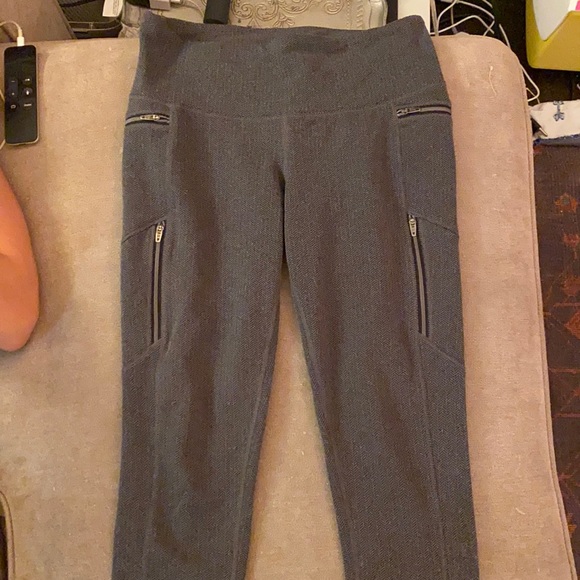 Gray textured leggings from Athleta